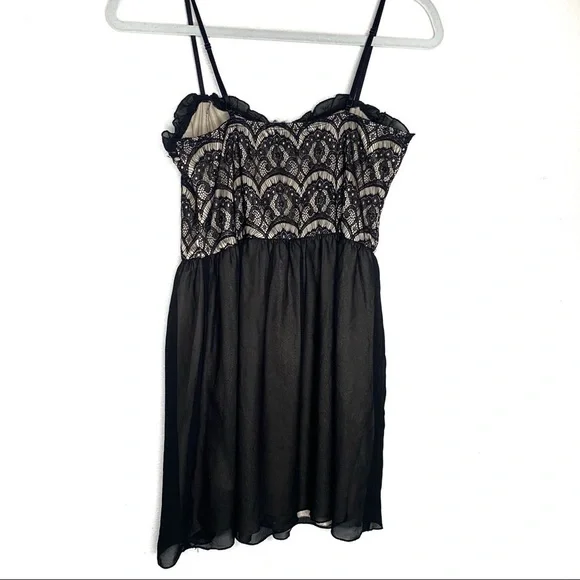 Miss Chievous | Lace | Party Dress - Picture 7 of 9